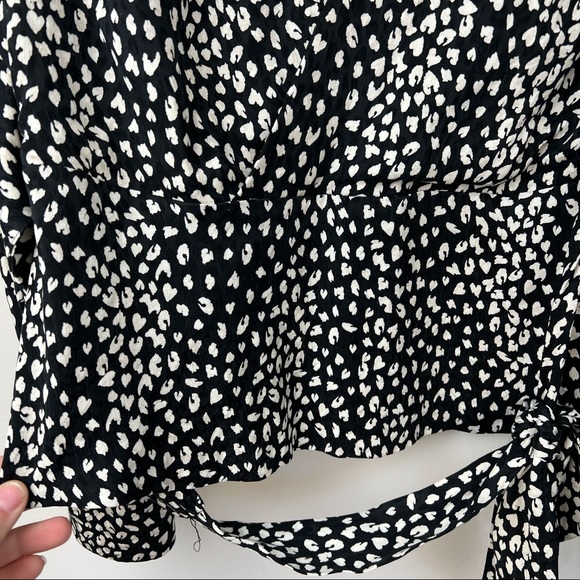 Fiveseventyfive Black and White Print Long Sleeve Blouse - Picture 7 of 8